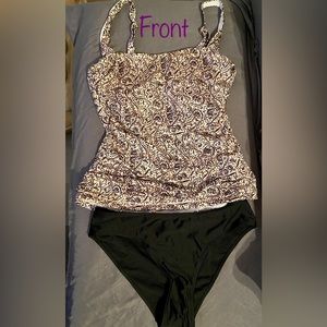 Athleta Tankini. Size 40B/C. Bottoms are size large. Excellent condition!